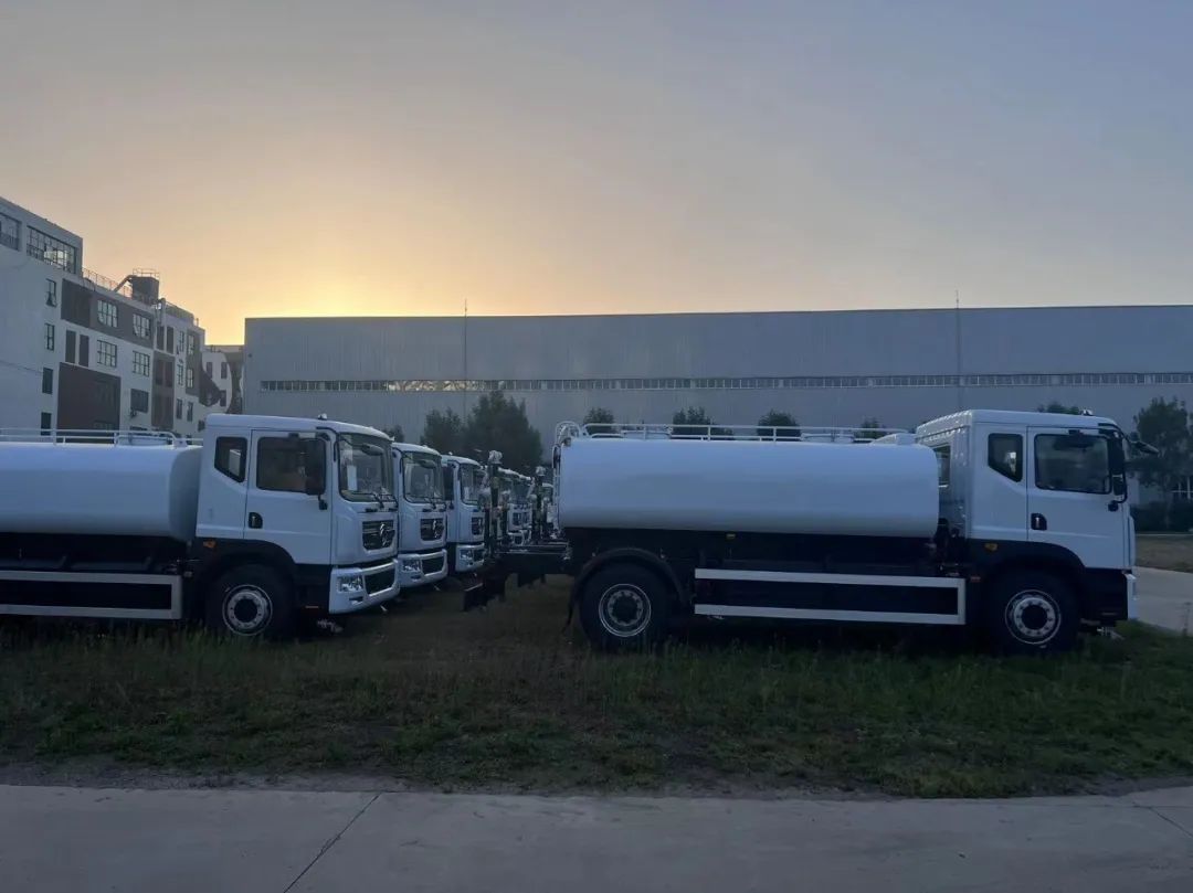 犀重汽车批量交付39台纯电动环卫车，助力河北绿色城市建设