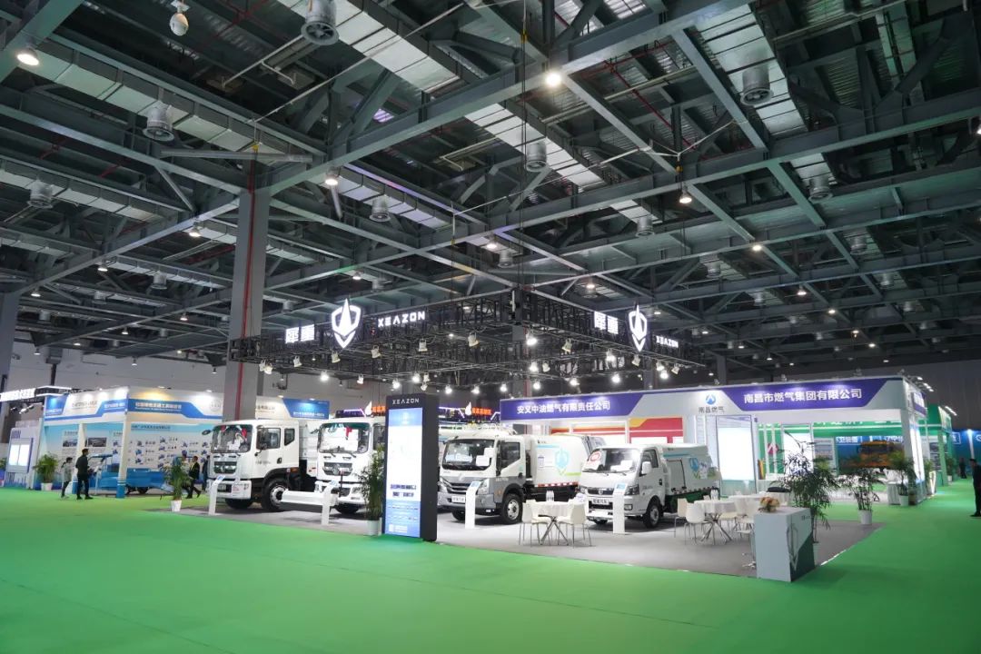 犀重汽车南昌城博会新能源环卫解决方案，助力城市环境管理升级