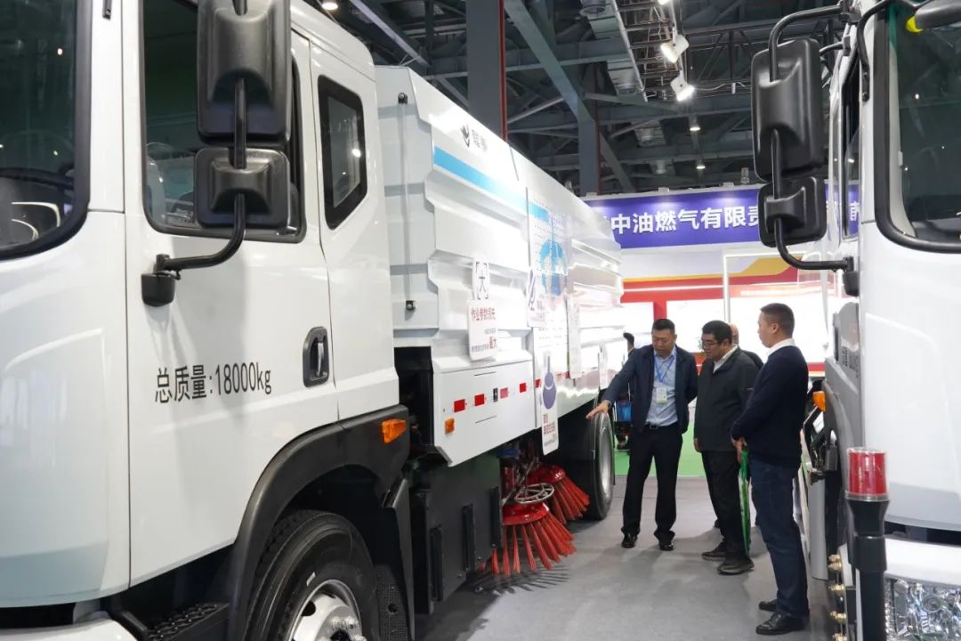 犀重汽车南昌城博会新能源环卫解决方案，助力城市环境管理升级