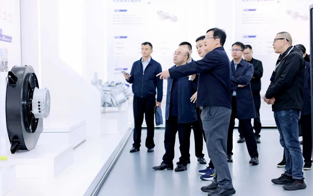 重磅！成渝自动驾驶卡车编队项目正式发布，犀重汽车智慧重卡惊艳亮相，开启智慧物流新征程